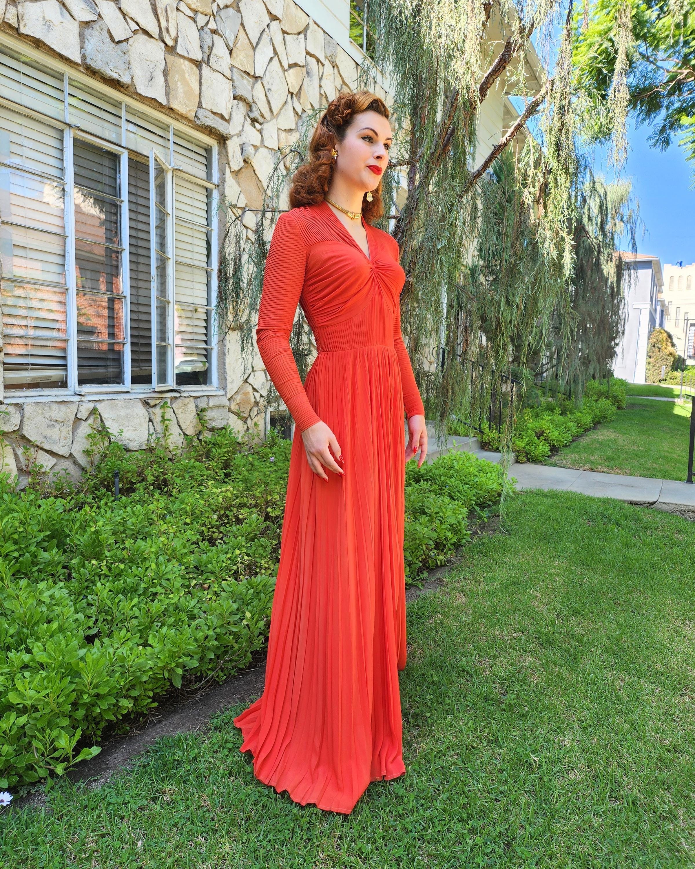 red dress glitter Chic Red Sequin Prom Dresses Halter Neck Backless High Slit Party Dres –  Dbrbridal main image 0