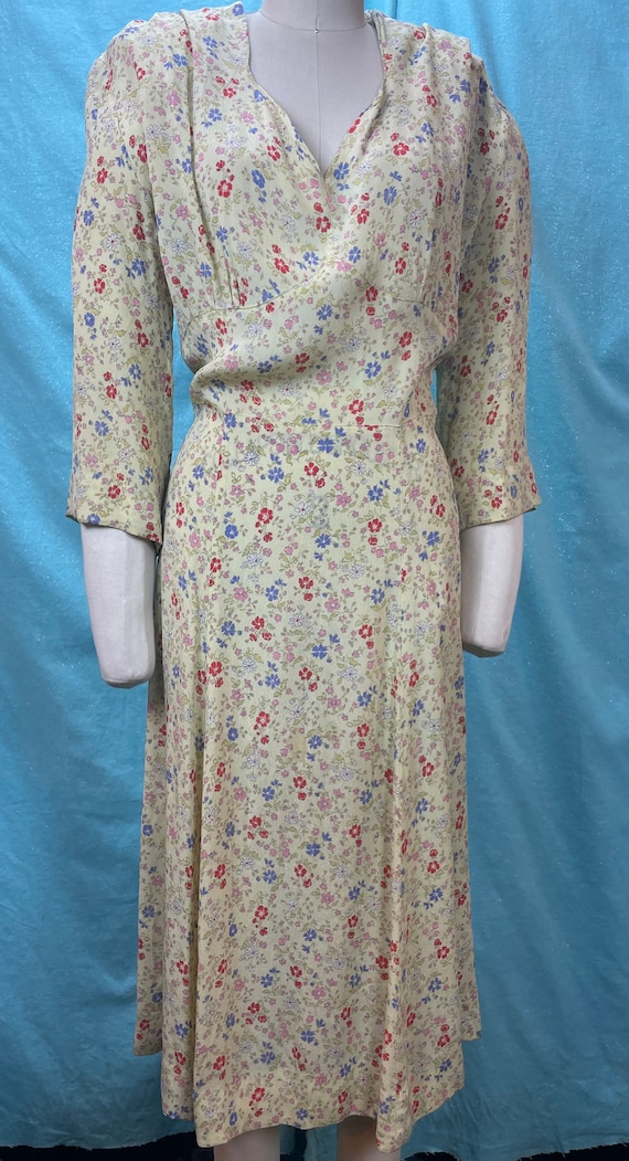 1930s/1940s W:36 Vintage 30s 40s Yellow Rayon Crep