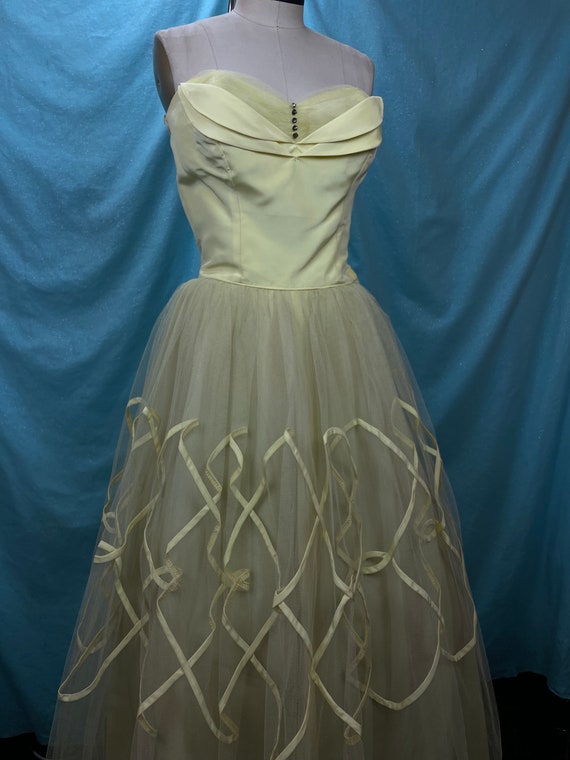 1950s W:24 Vintage prom 2 piece mellow yellow pro… - image 9