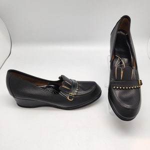 1940s 1950s Sz:6.5 Black Pebble Textured Leather Studded Fringe Detail Oxford Wedge Connie