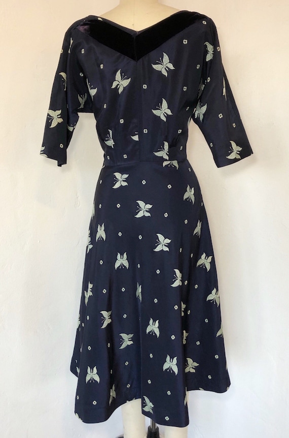 1950s W:26 navy blue embroidered novelty  butterf… - image 4