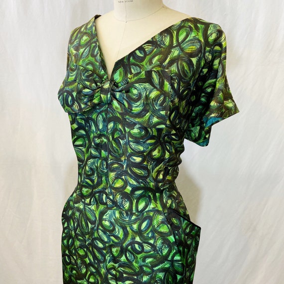 1950s/1960s W:40 green swirl print synthetic crepe