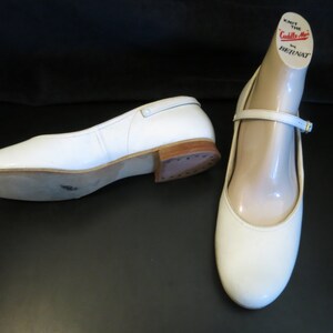 White Leather 50s Baby Doll Adjustable Strap Flats sz 7N.