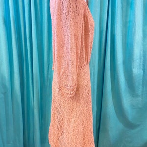 1930s/1940s W:36 sheer pink cotton floral lace 3/4 runched sleeve V neck paneled A-line skirt dress image 3