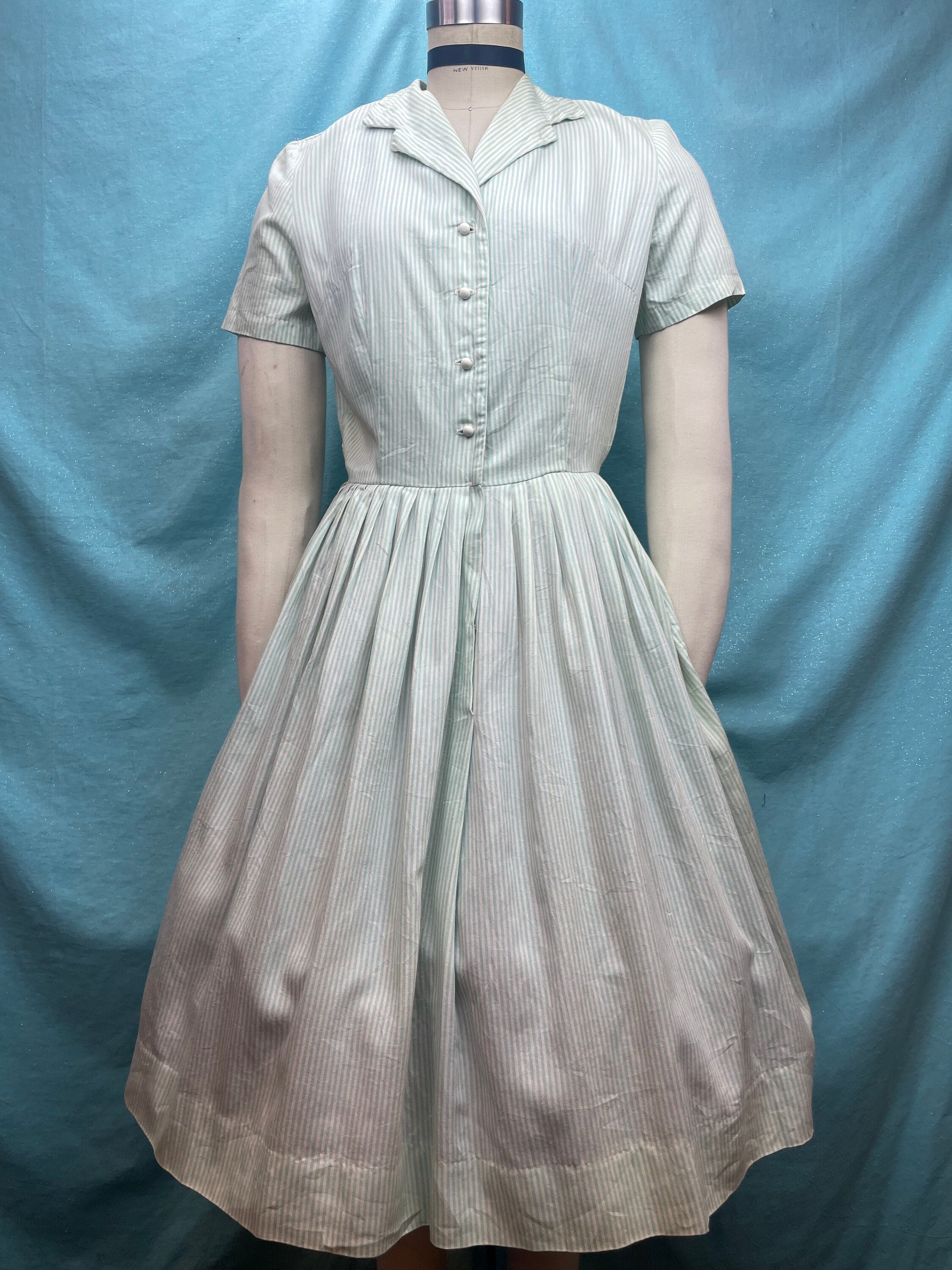 1950s W:26 Vintage 50s Cotton Satin Shirtdress fit and flare short sleeve button up collar pleated skirt mint white candy stripe