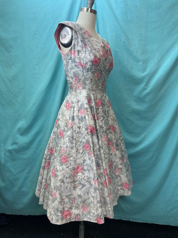 RoséMuse Pleats floral print dress gray 1950s W:28 Vintage 50s Rose Floral Grey Pink Gold Pattern Short