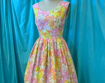 1950s/1960s W:25 pink yellow orange green white impressionist floral polished cotton sleeveless scoop neck fit and flare day dress
