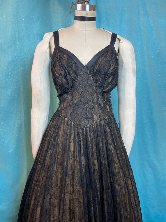 1940s/1950s W:29" Black Lace Floral Chantilly Ransohoffs San Francisco Halter Strap Neckline Pleated Full Swing Skirt
