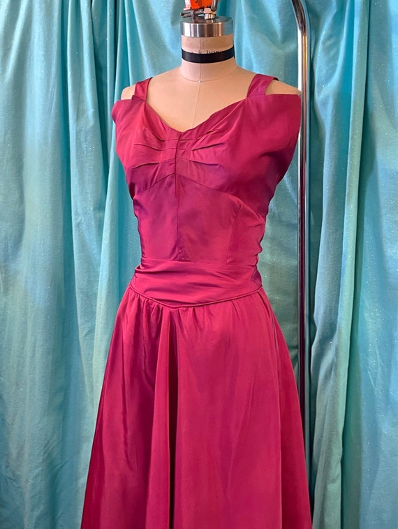 1940s W:26 raspberry pink taffeta fille sleeveless