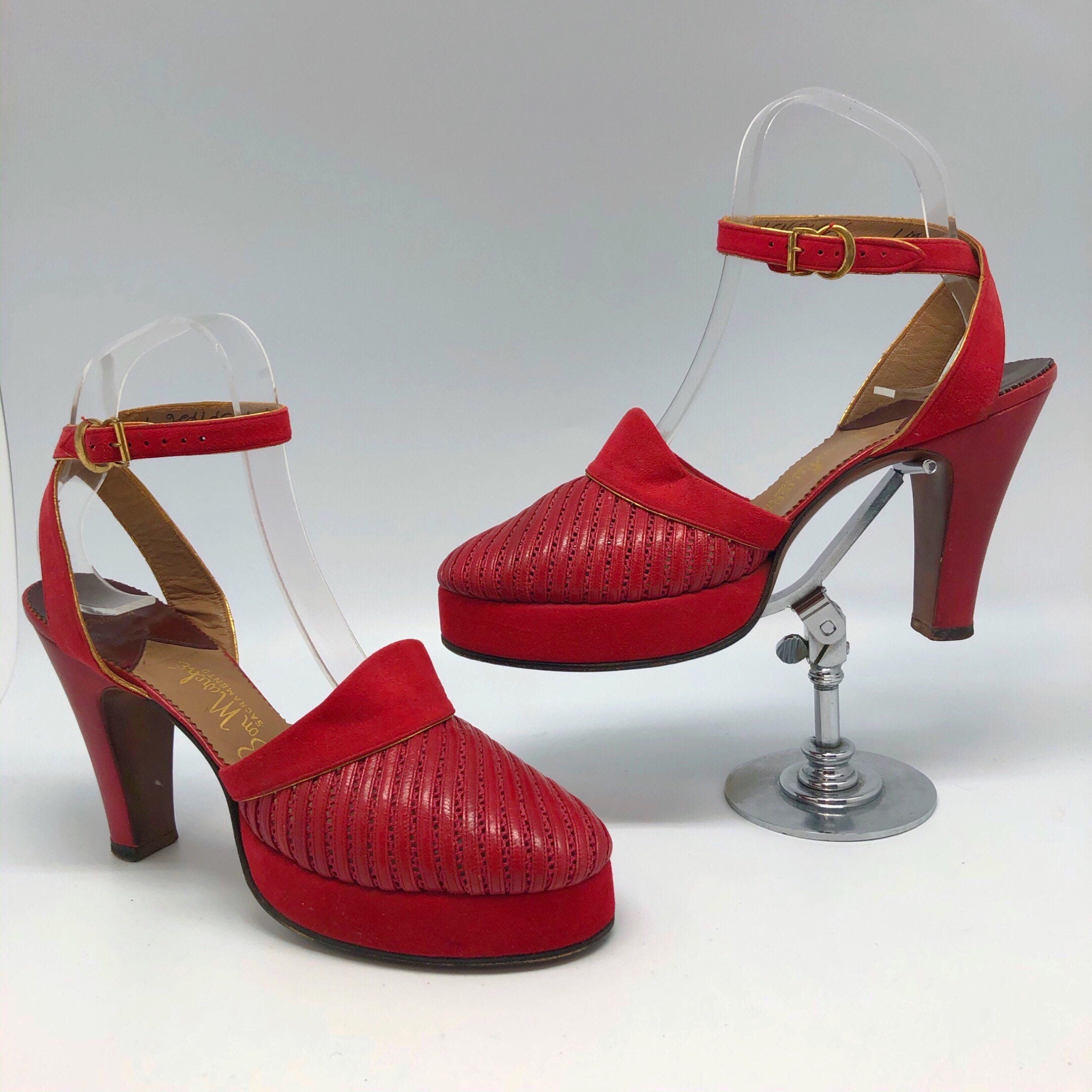 1940s fetish fashion rain