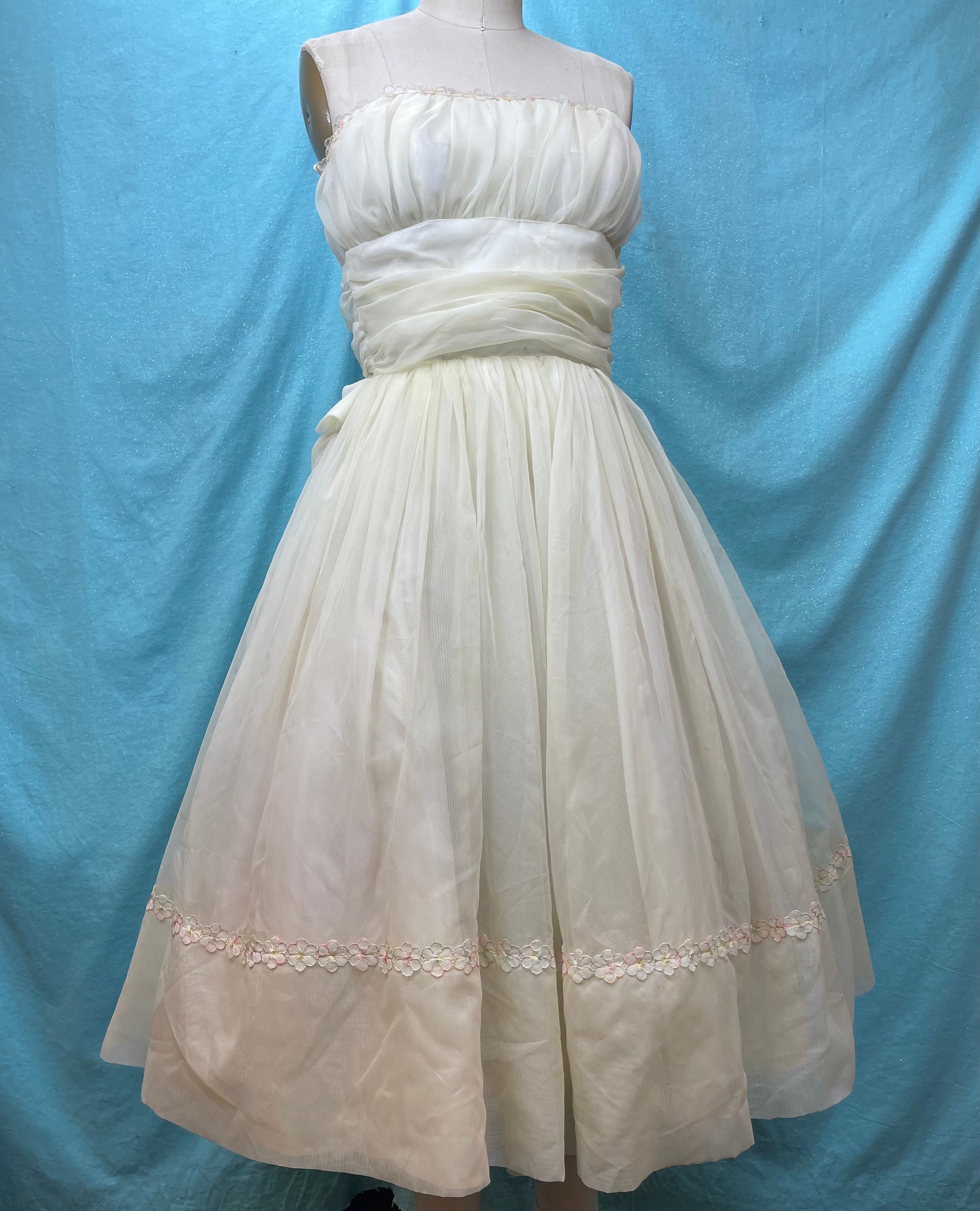 1950s/1960s W:24 Vintage 50s Prom Limoncello Light Yellow