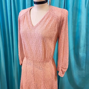 1930s/1940s W:36 sheer pink cotton floral lace 3/4 runched sleeve V neck paneled A-line skirt dress image 1