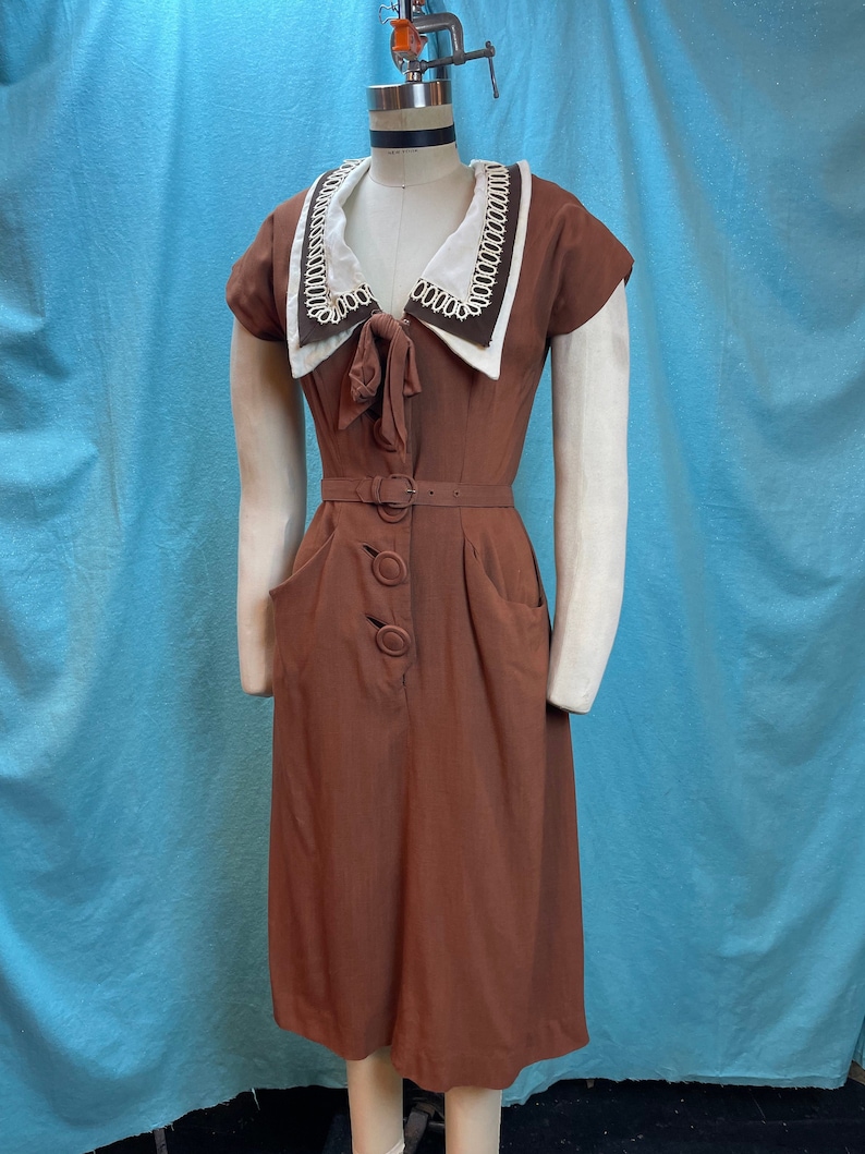 1940’s/1950’s W:28 Mademoiselle Juliette Rayon linen collar pockets A-line skirt chocolate brown belt bild 1