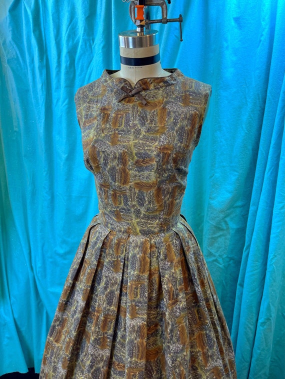1950s/1960s W:26 brown green feather print cotton… - image 1
