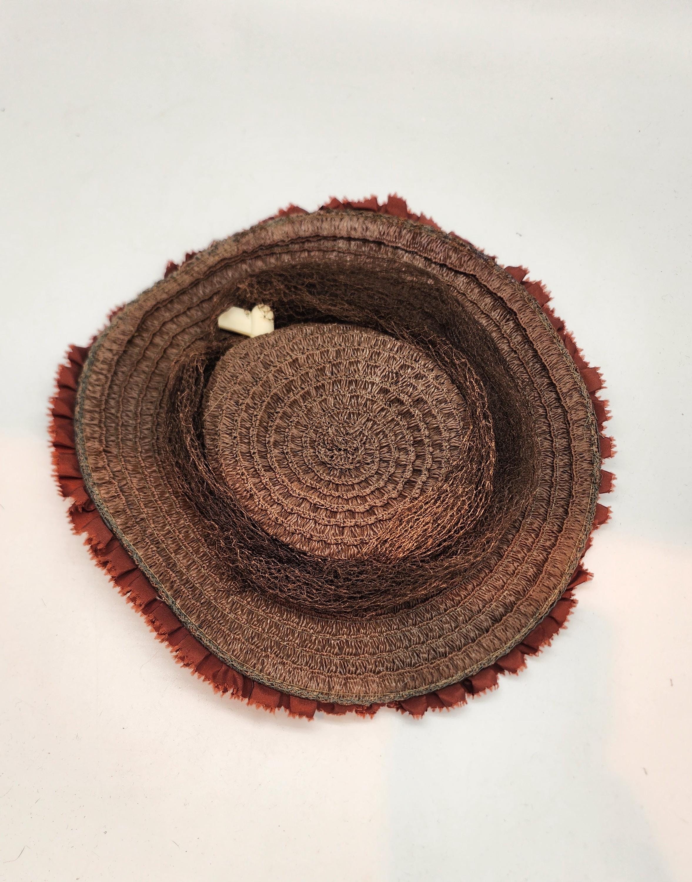 1930s 1940s Brown Raffia Wide Brim Mini Tilt Hat W/ Reddish  display picture 1