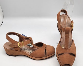 1940s 1950s Sz: 6.5 AA Brown Tan Suede Peep Toe T Ankle Strap Wedge Sandal Fortunet