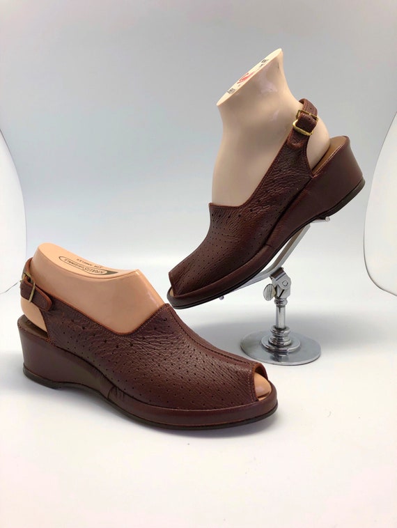 1940s SZ:6 1/2 DEADSTOCK brown perforated vinyl pe