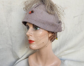 1920s Two-toned Pinkish Tan and Brown Velvet Cloche Hat W  display picture 1