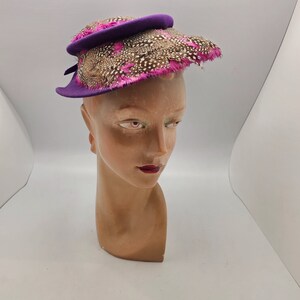 1940s 1950s Vibrant Purple Felt Mushroom Style Hat w/ Tiered Magenta Pink and Brown Spotted Peasant Feathers