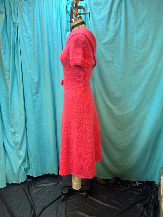 1950s/1960s W:28-34 hot pink fuzzy wool mohair kn… - image 3