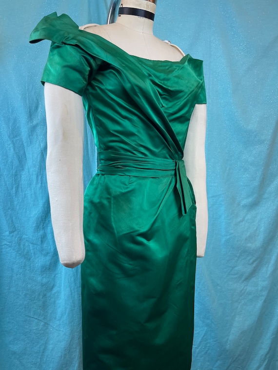 green emerald velvet dress Unique Vintage Emerald Velvet Shirred Swing Dress