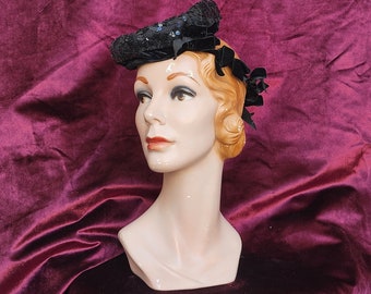 1920s Two-Toned Pinkish Tan and Brown Velvet Cloche Hat 1920s Two-toned Pinkish Tan and Brown Velvet Cloche Hat W  main image 3