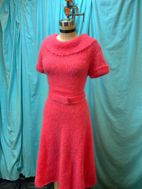 1950s/1960s W:28-34 hot pink fuzzy wool mohair kn… - image 1