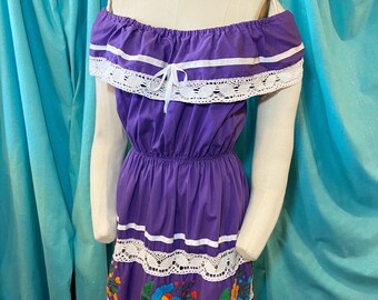 1960s/1970s W:22-42 purple cotton white ribbon crotchet trim off shoulder elastic waist multicolor floral embroidered Mexican peasant dress