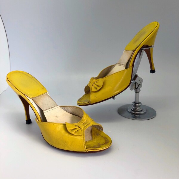 1950s SZ:6.5M yellow leather open toe springolator heels