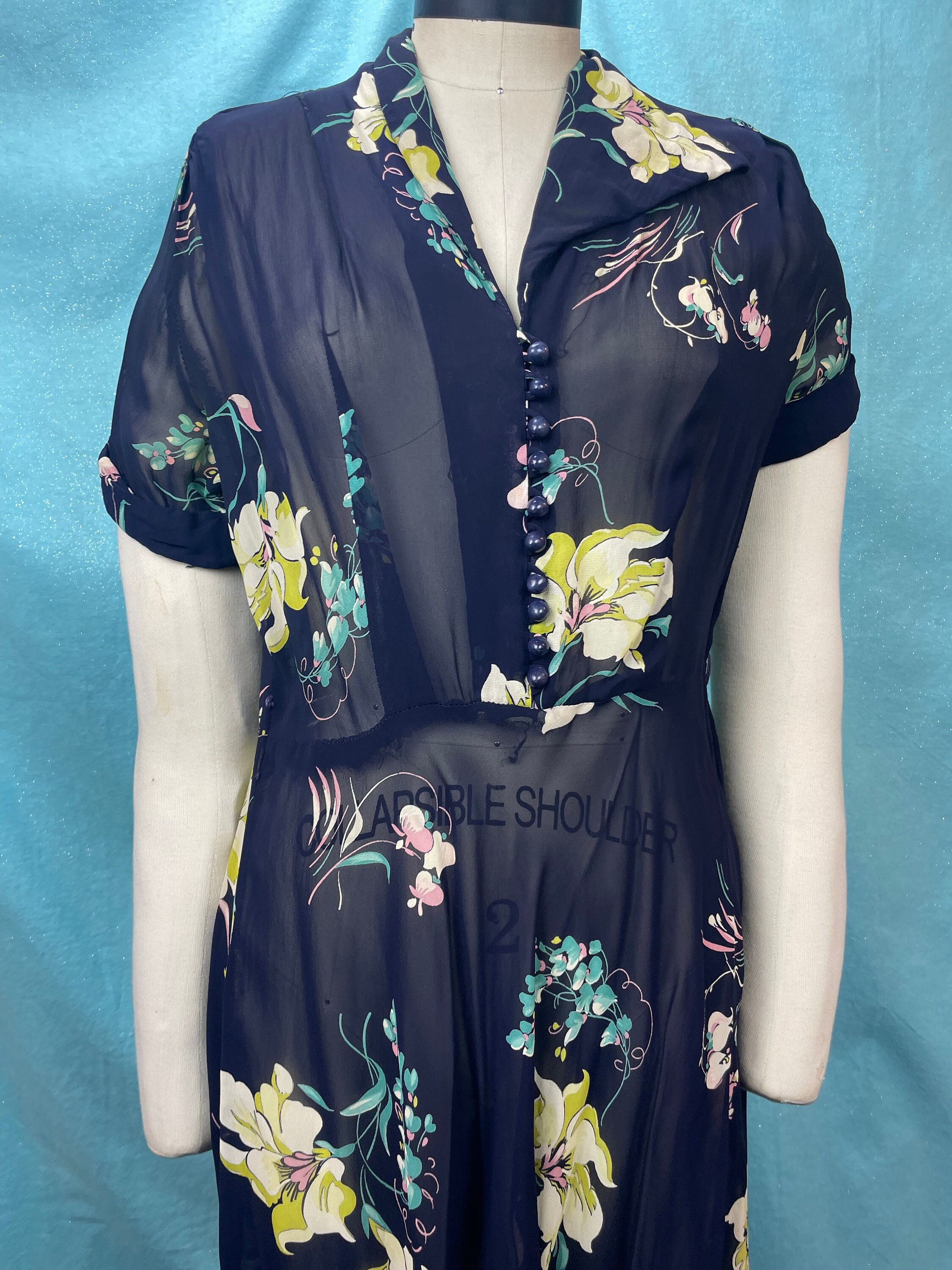 1940s/1950s W:30 Rayon Chiffon Shirt Dress Collared Button