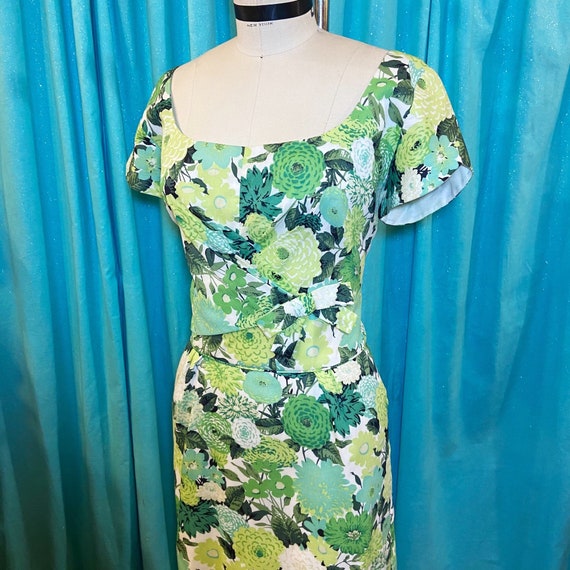 1950s/1960s W:28 PEGGY HUNT green white floral bar