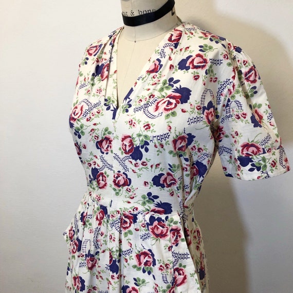 1930s/1940s W:26-36 adjustable waist pink blue gre