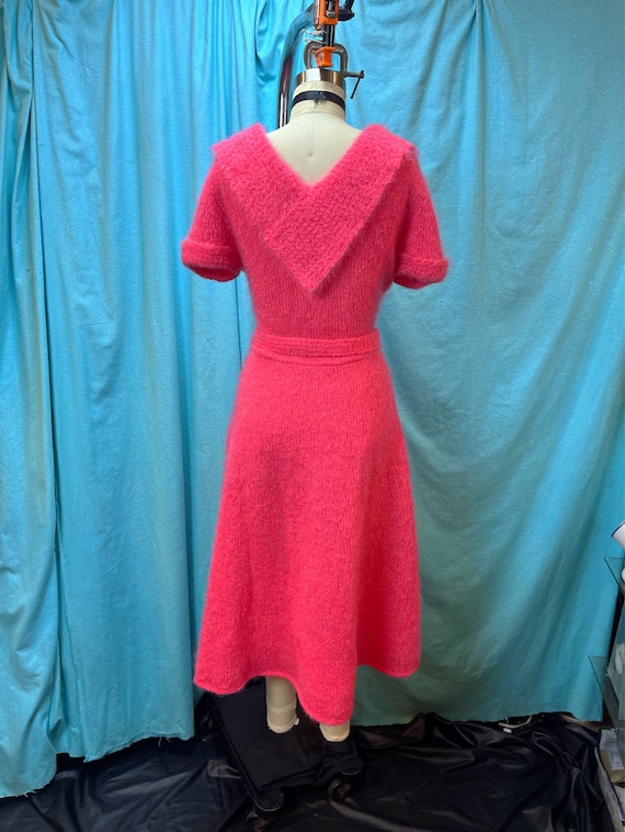 1950s/1960s W:28-34 hot pink fuzzy wool mohair kn… - image 4