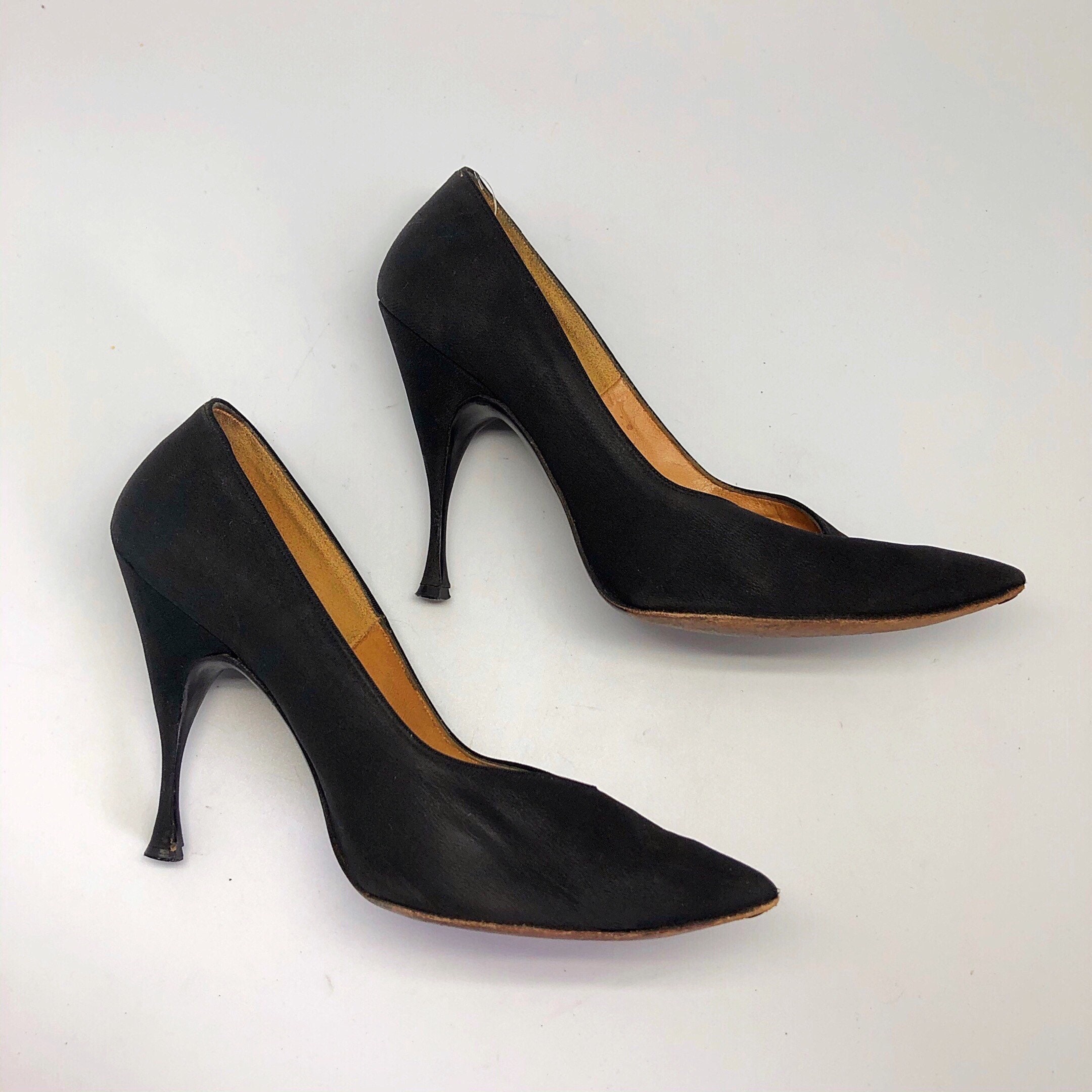 1950s 1960s SZ:5.5 plain black silk fille pointy toe stiletto | Etsy