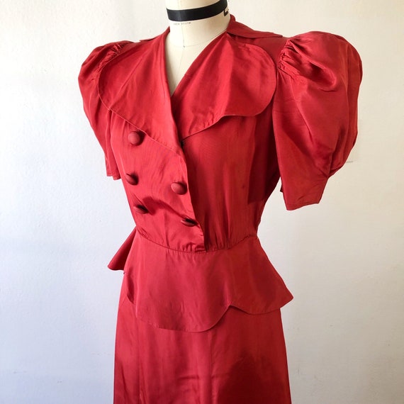 1930s W:24 red orange taffeta puff sleeve double b