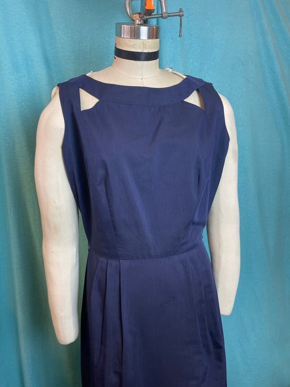 1950s/1960s W:28 I. Magnin Litlle Navy sleeveless… - image 2