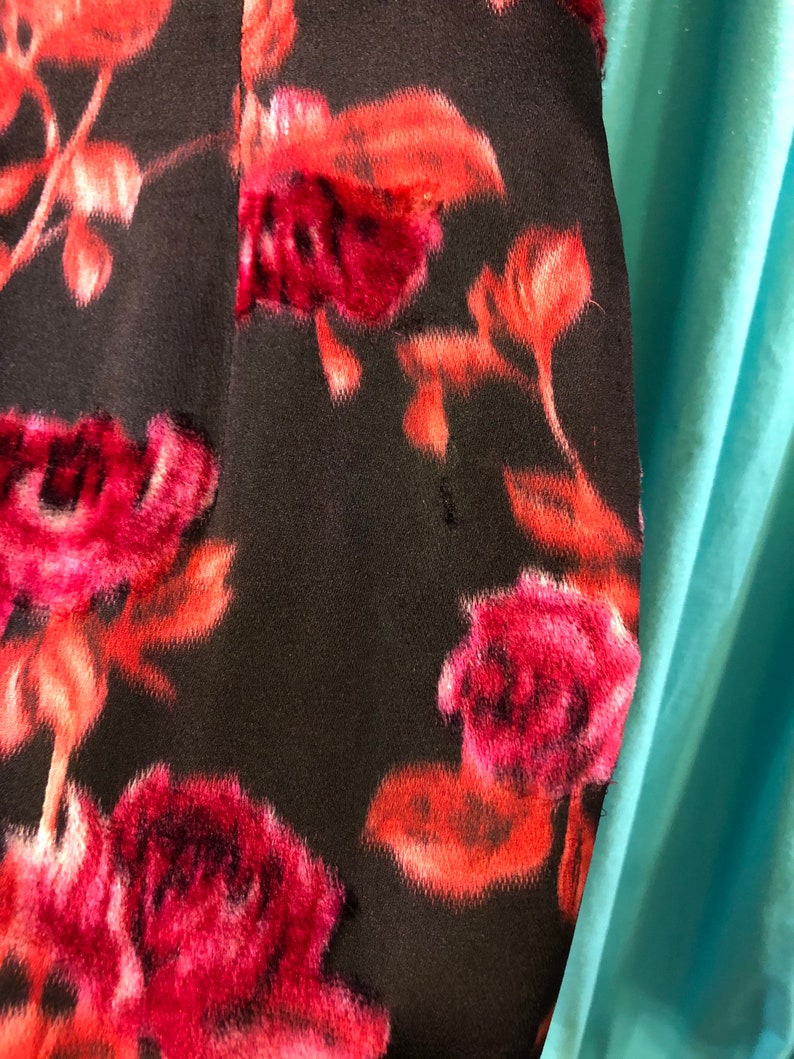 1950s1960s W:28 pink red black silk satin brocade cut velvet rose print floral sleeveless mandarin collar cheongsam pencil wiggle dress