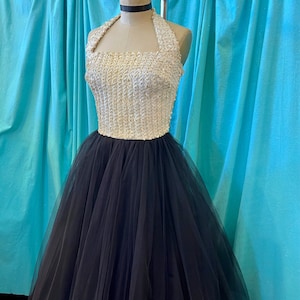 1950s W:24 white AB sequin knit sleeveless halter neck straight bust black tulle contrast full skirt fit and flare party prom dress
