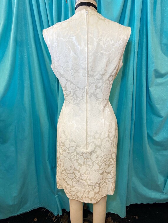 1960s W:26 MILGRIM 2PC white floral brocade beade… - image 7