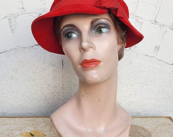Vintage Red Velour Felt Cloche Hat w/ Bow Vintage Red PEACHBLOOM VELOUR Cloche Hat With Bow - Size 22  main image 2
