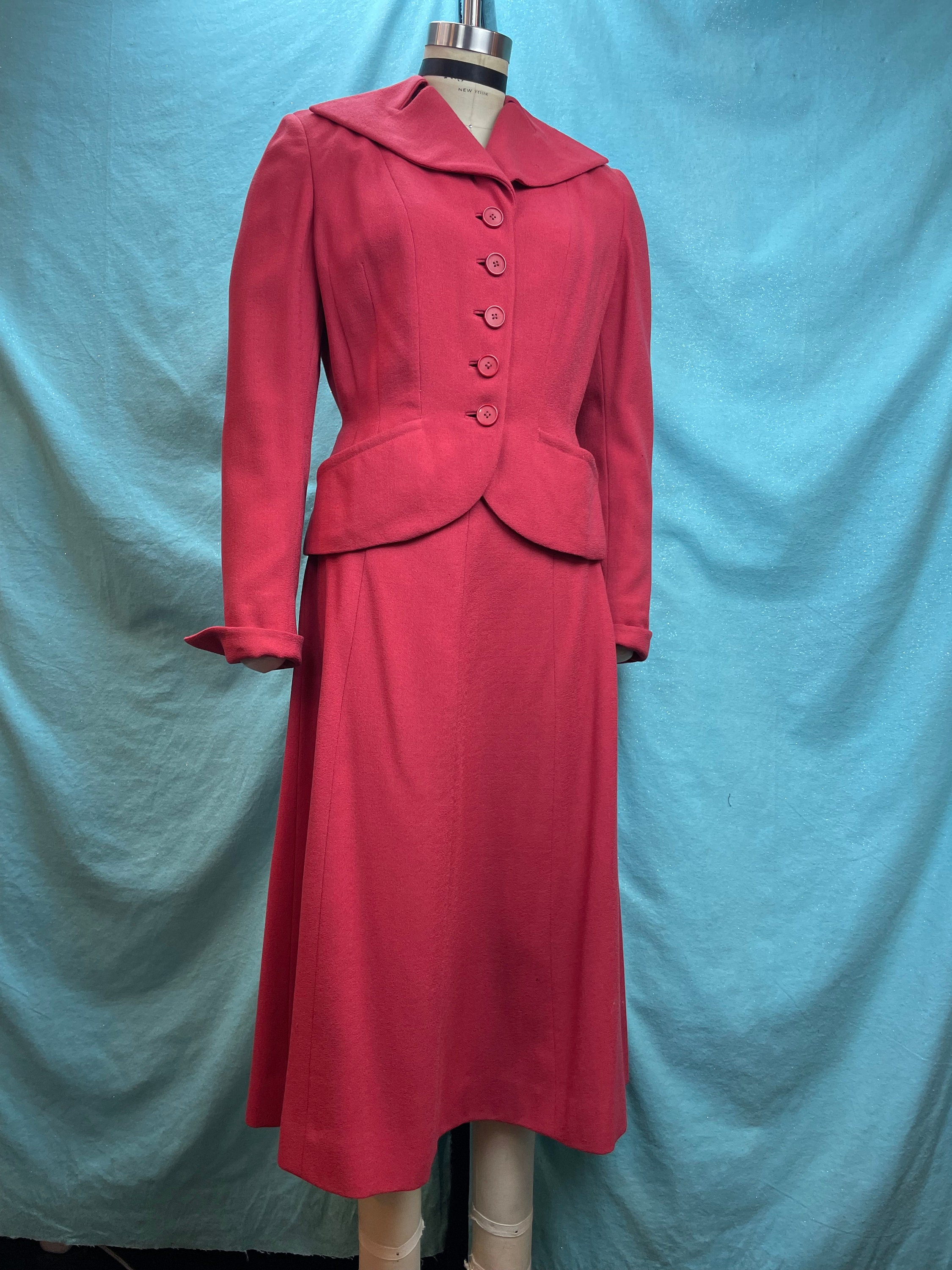 Real Vintage Search Engine 1940S W23 Vintage 40S John Wanamaker Jaunty Junior Red Wool Crepe French Cuff 2Pc Tailored Collared Jacket Side Pockets Aline Skirt Suit $162.00 AT vintagedancer.com