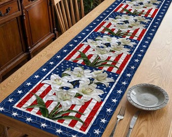 Amerikaanse vlag tafelloper met witte lelie bloemen, patriottische eetkamer decor, 4 juli middelpunt, USA Home decor, patriottische USA decor
