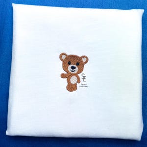 Mini Teddybär Stickdatei 5 Größen Stickdatei süßer süßer Babybär, Sofort Download