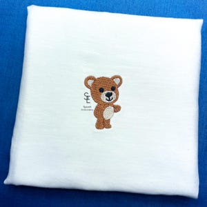 Mini Teddybär Stickdatei 5 Größen Stickdatei süßer süßer Babybär, Sofort Download
