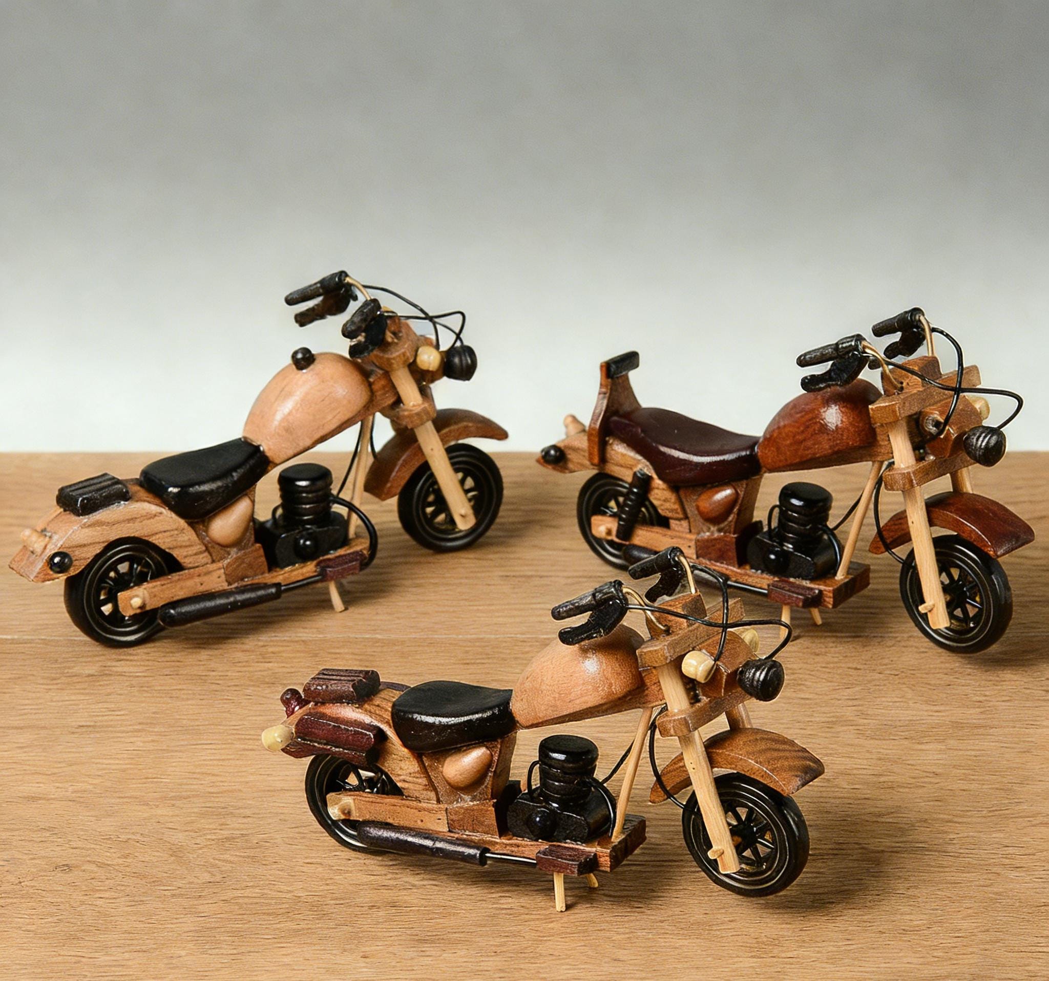 手作り木製バイク模型 - ヴィンテージバイカーデスク装飾 - ユニークな