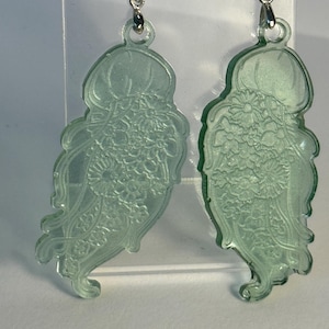 Transparent Green Jellyfish Resin Earrings – Handmade Ocean-Inspired Statement Jewelry