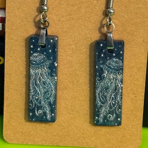 Silver Jellyfish Resin Earrings – Etched Ocean Design on Rectangular Dangles
