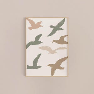 Poster con sagome di gabbiani in volo, arte murale neutra sulla spiaggia, decorazioni costiere morbide, stampe di gabbiani, graziose opere d'arte di uccelli costieri, stampate e spedite
