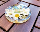 Paint Brush Holder made from Resin, Real White Flowers and gold flakes, gift for artist, Paint Brush Rest, gift for painter