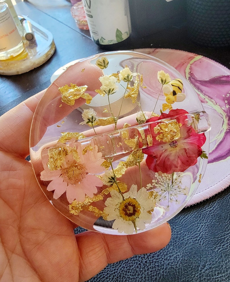 Paint Brush Holder made from Resin, pressed flowers and gold flakes, artist gifts, gift for painter,Paint Brush Rest,Pencil Holder,Nail Tech image 2